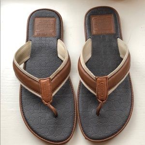 Barely worn men’s Coach leather flip flops size 11